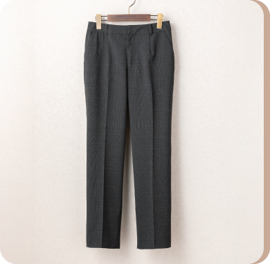 テーパードパンツ