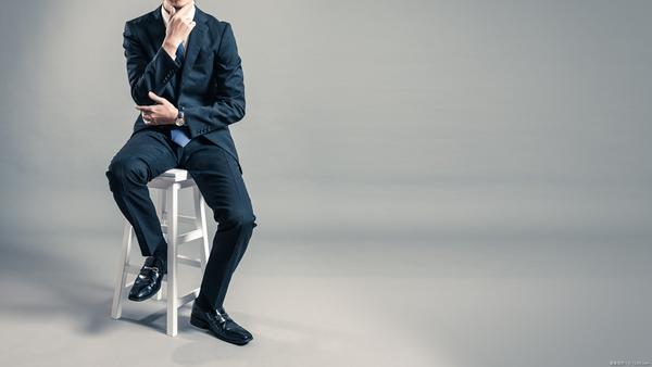 スーツの適正な着丈は？現在のトレンドや着丈の長さ別の印象を紹介